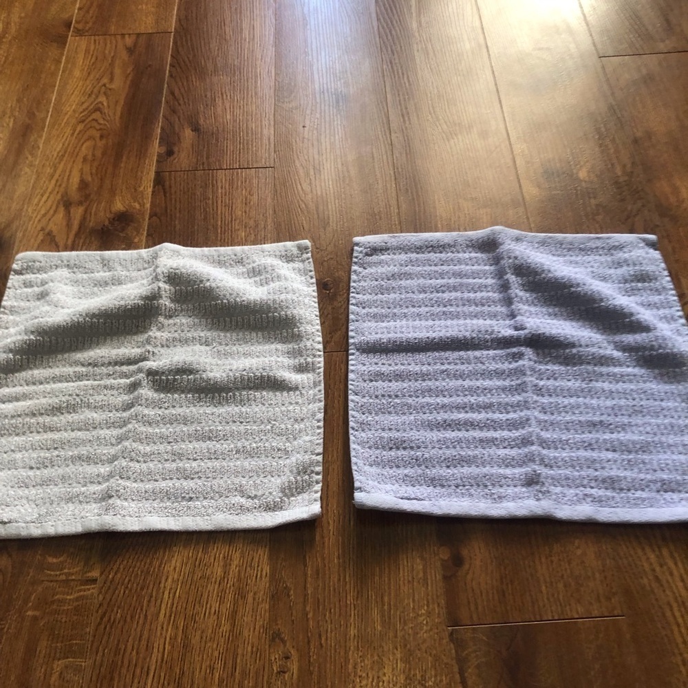 Set of 2 textured washcloths